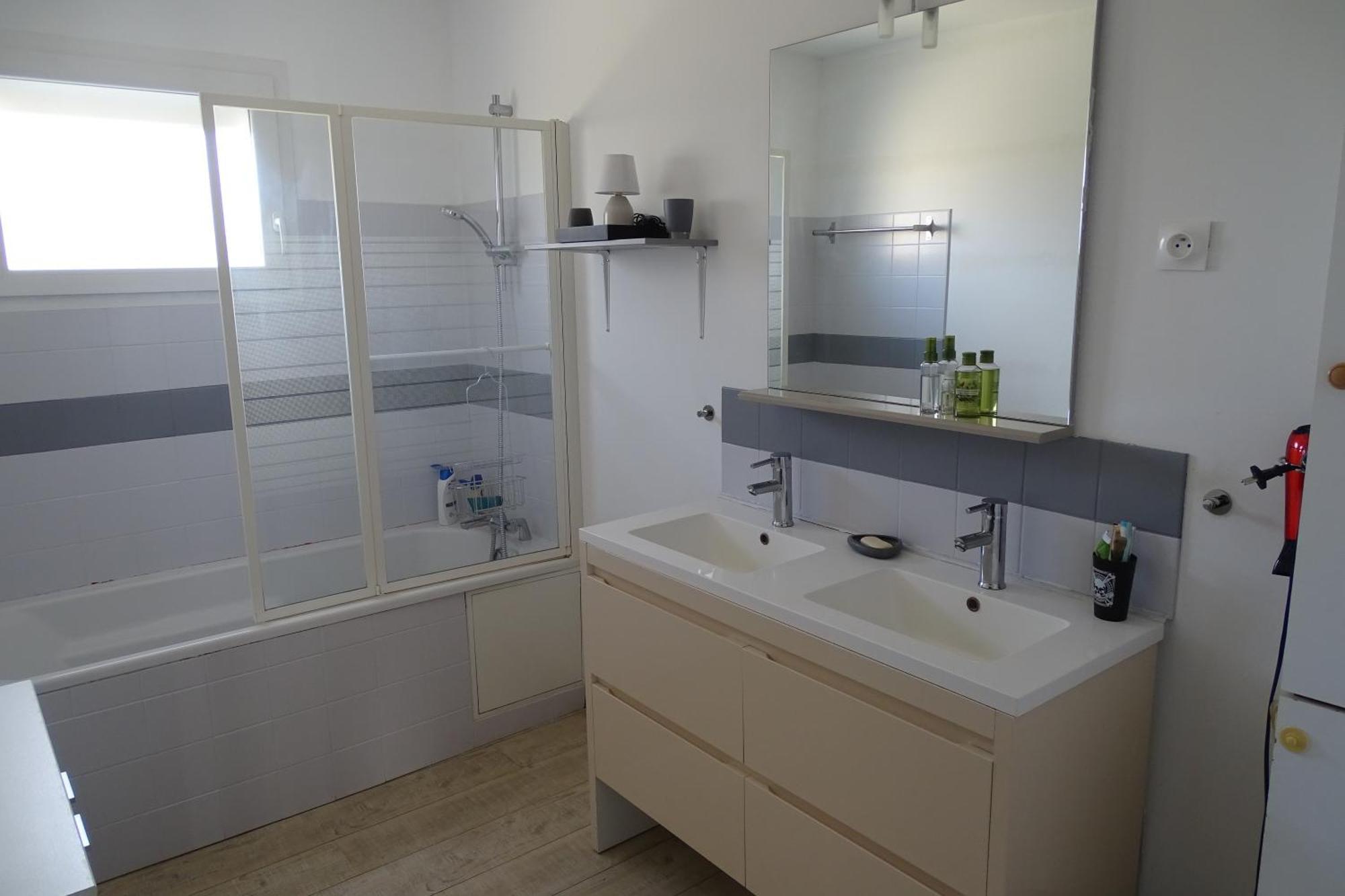 Villa Familiale Avec Piscine, Jardin A 10 Mn D'Uzes Flaux Екстериор снимка