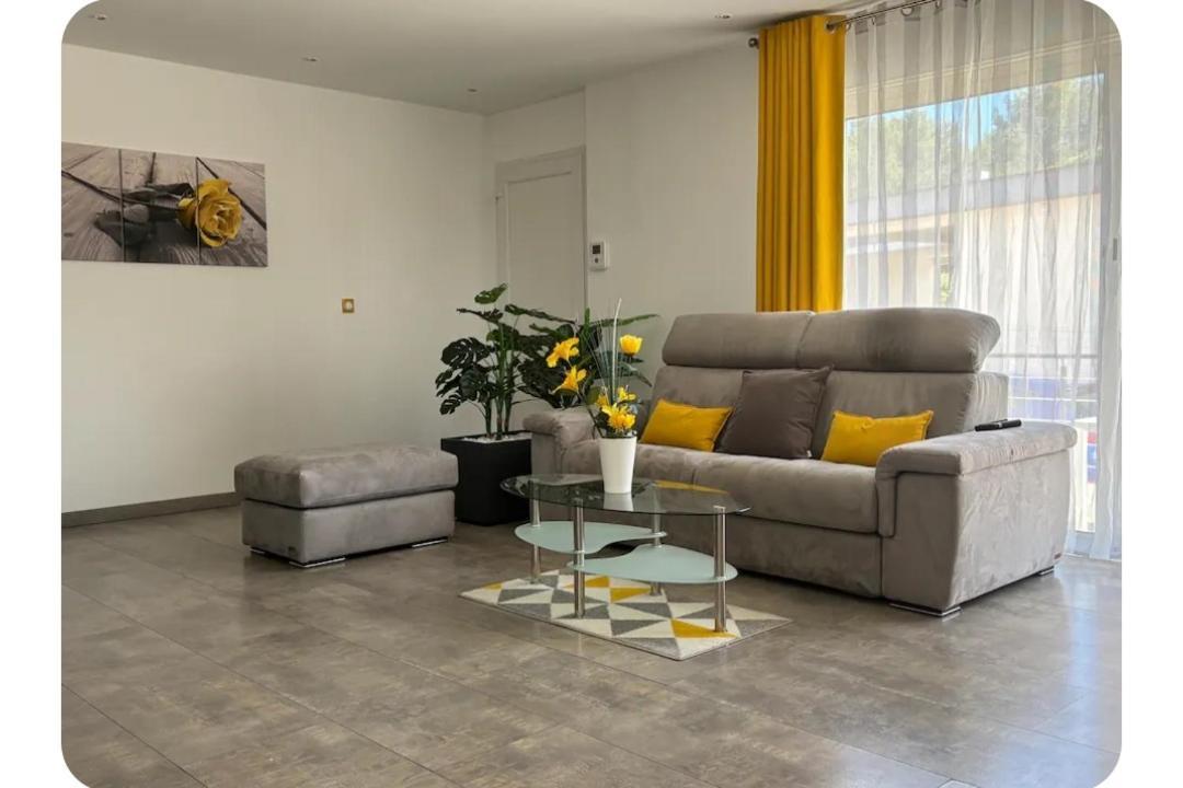 Villa Familiale Avec Piscine, Jardin A 10 Mn D'Uzes Flaux Екстериор снимка