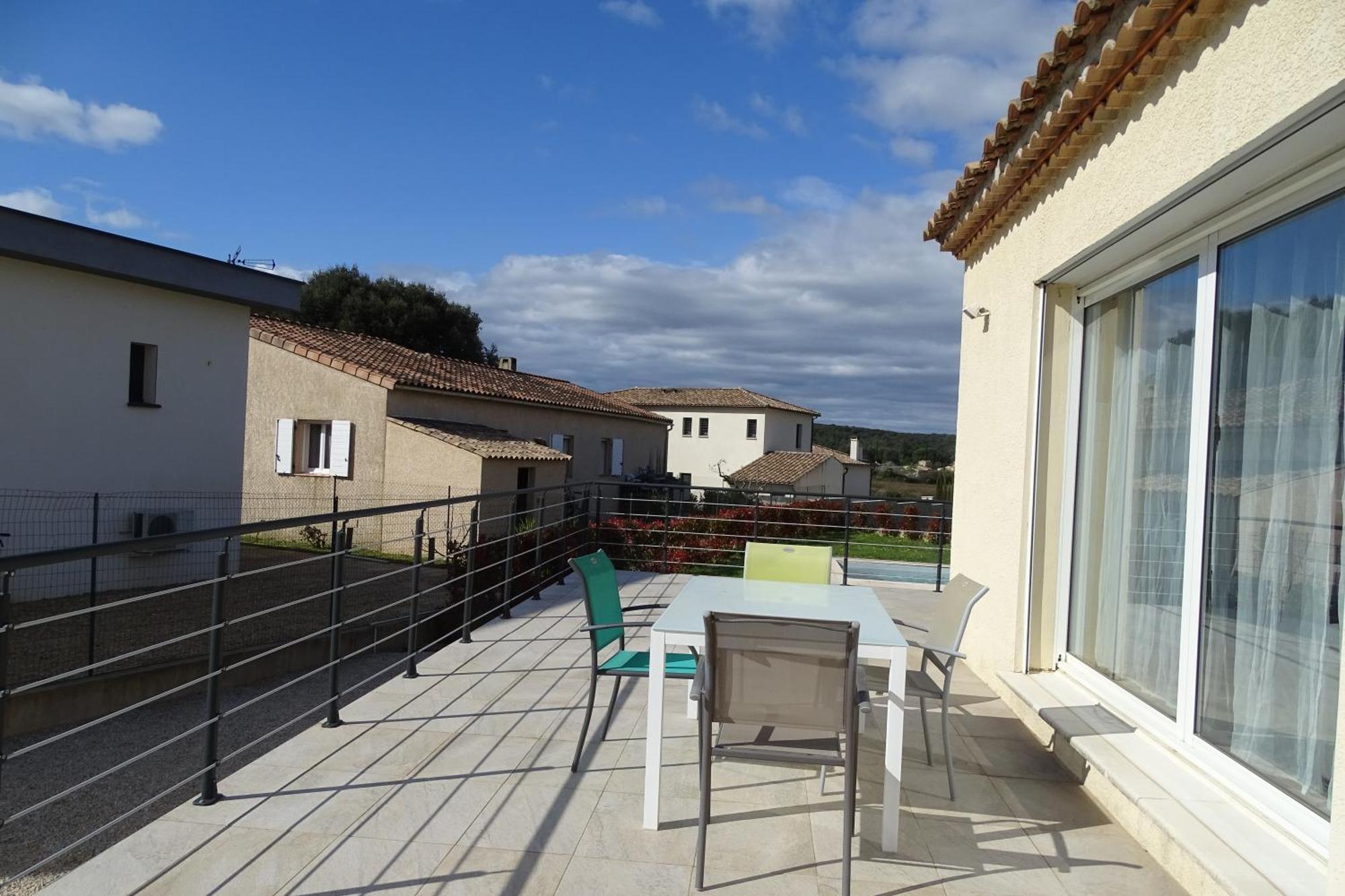 Villa Familiale Avec Piscine, Jardin A 10 Mn D'Uzes Flaux Екстериор снимка